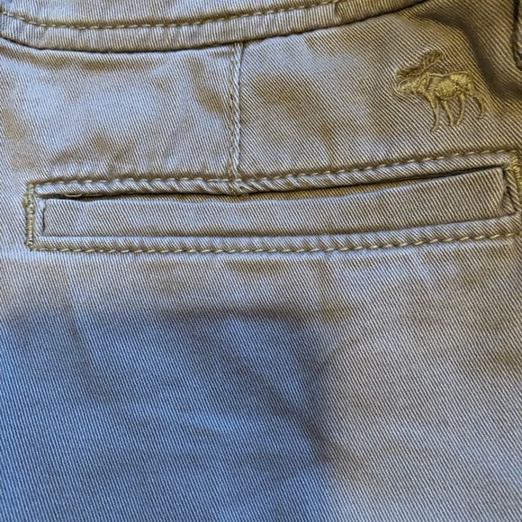 Abercromie Shorts NWT. Boys 11/12. Tan - Picture 5 of 7